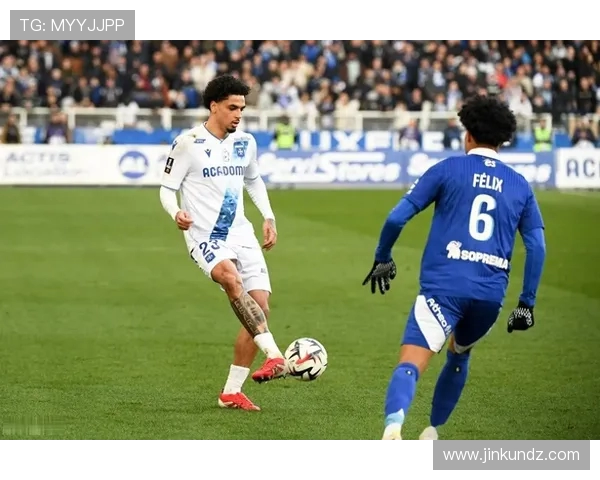 摩纳哥主场力克十人欧塞尔 全取三分稳居法甲前列